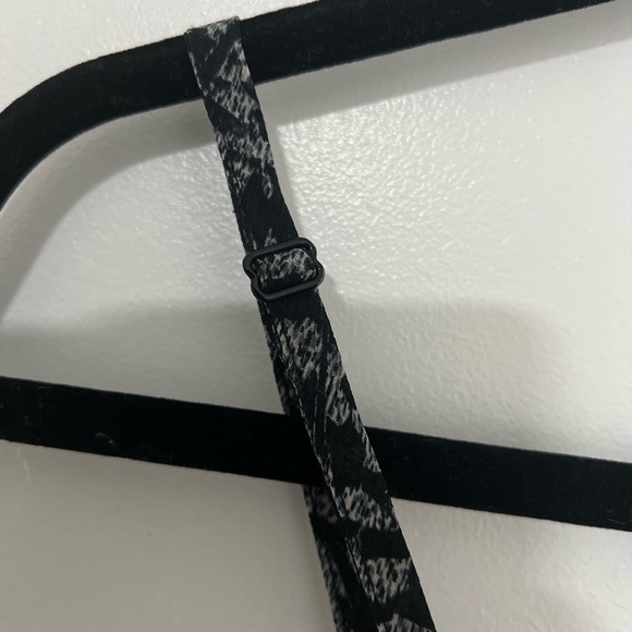 Vintage Guess Camisole / Tank - Flowy - Zebra Stripe - Black White - Sma… - Picture 8 of 9